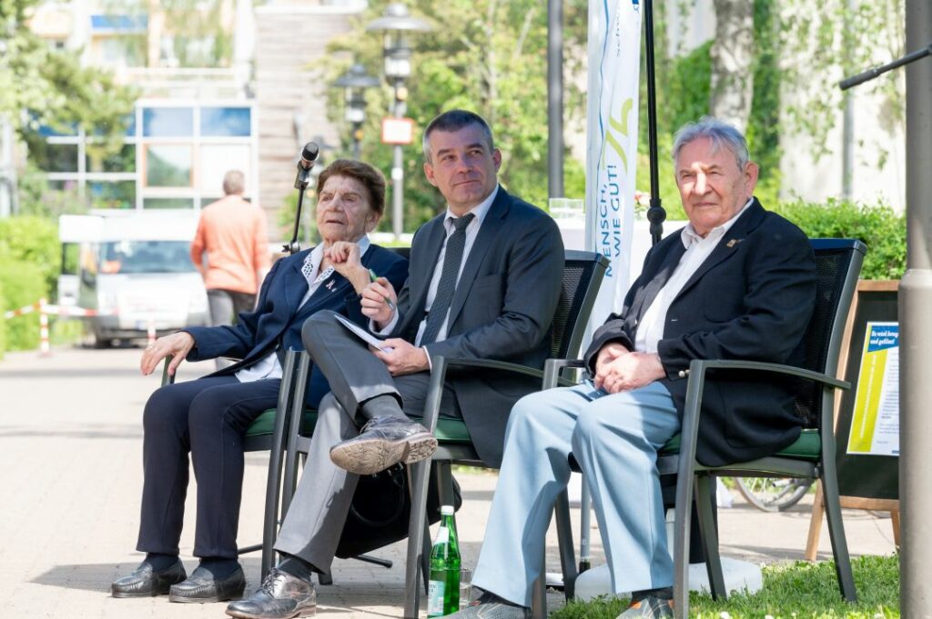 Frau Stroinska, Herr Deka und Herr Bartnikowski